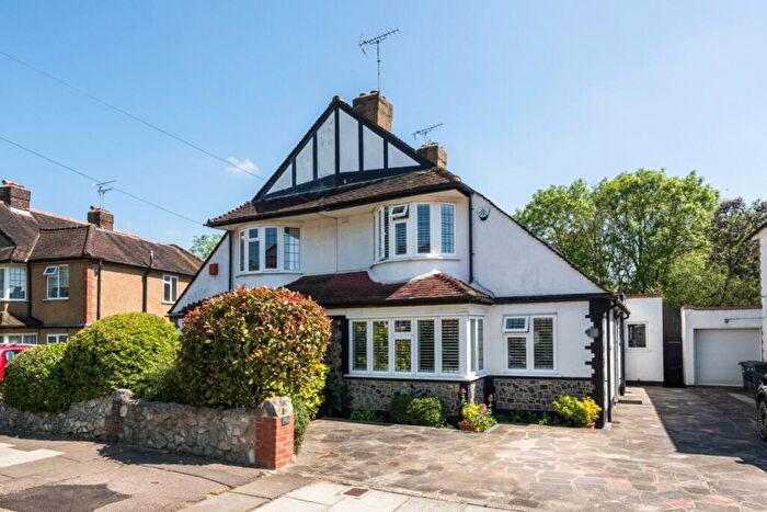 3 Bedroom House To Rent In Great Bushey Drive London, N20