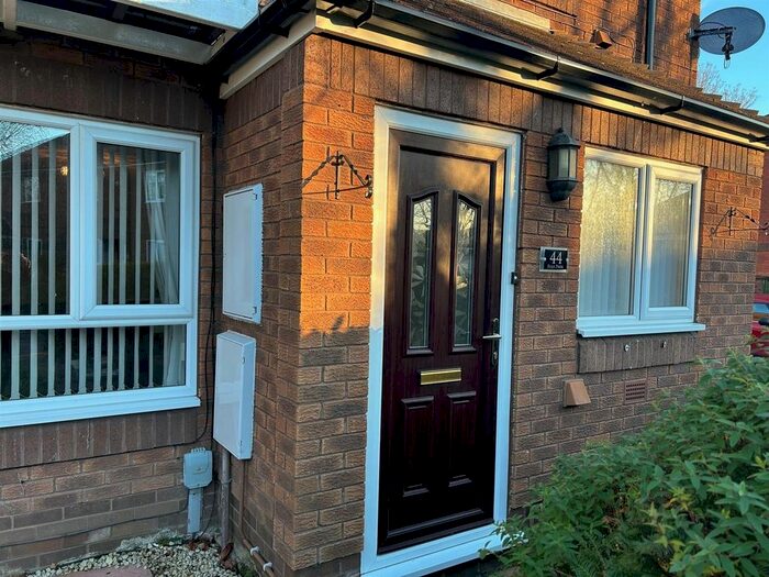 2 Bedroom Flat To Rent In Ella Park, Anlaby, Hull, HU10