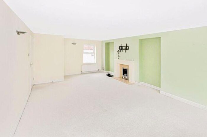 3 Bedroom End Terrace House For Sale In Vansittart Road, Torquay, TQ2