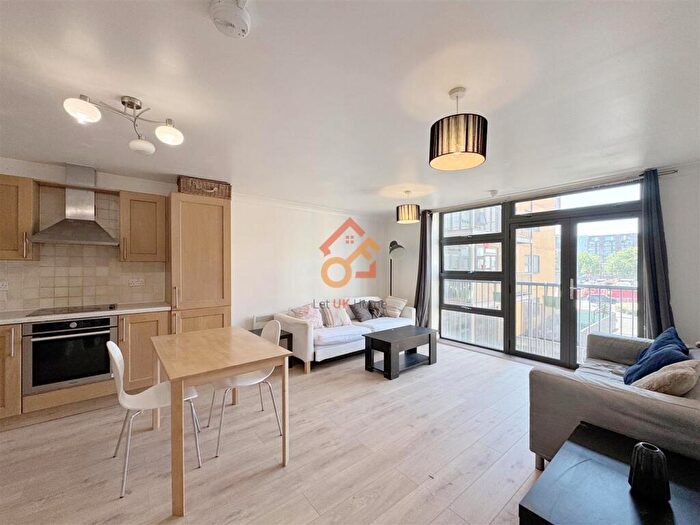 2 Bedroom Flat To Rent In Maltings Close, London, E3