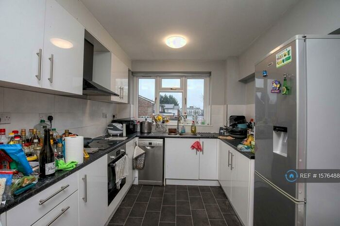 4 Bedroom Terraced House To Rent In Guildford Park Avenue, Guildford, GU2