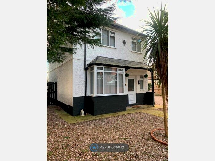 3 Bedroom Detached House To Rent In Crosby Grove, Willaston, Neston, CH64