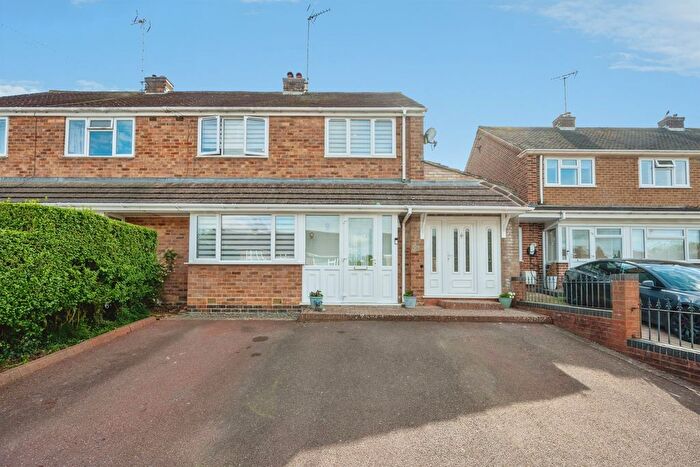 3 Bedroom Semi Detached House For Sale In Wordsworth Avenue, Redditch, B97