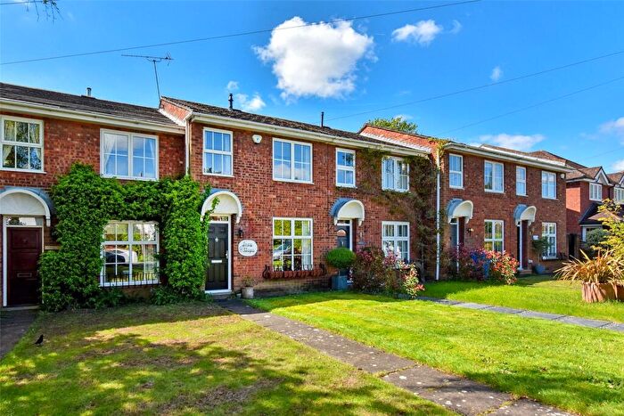 3 Bedroom Terraced House For Sale In High Road, Cookham, Maidenhead, Berkshire, SL6