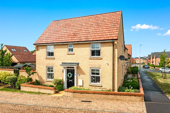 3 Bedroom Semi Detached House For Sale In Selby Gardens, Eagle Farm South, MK17