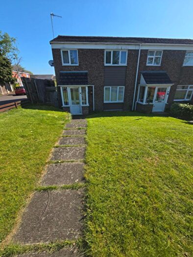 3 Bedroom End Of Terrace House To Rent In Byron Way, Catshill, B61