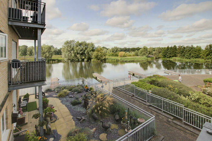 2 Bedroom Apartment To Rent In Flawn Way, Eynesbury, PE19