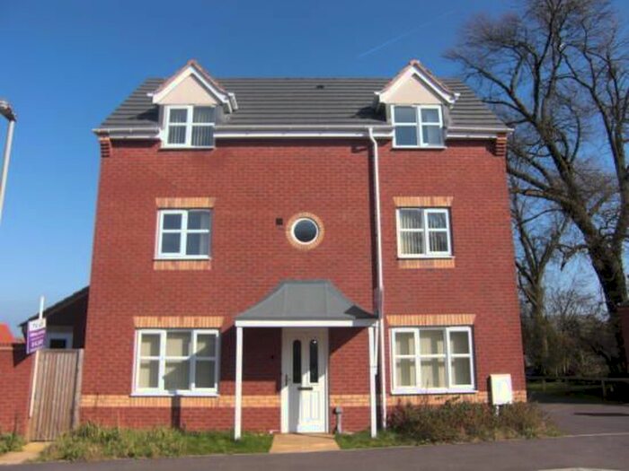 4 Bedroom Detached House To Rent In Mundesley Road, Hamilton, Leicester, LE5