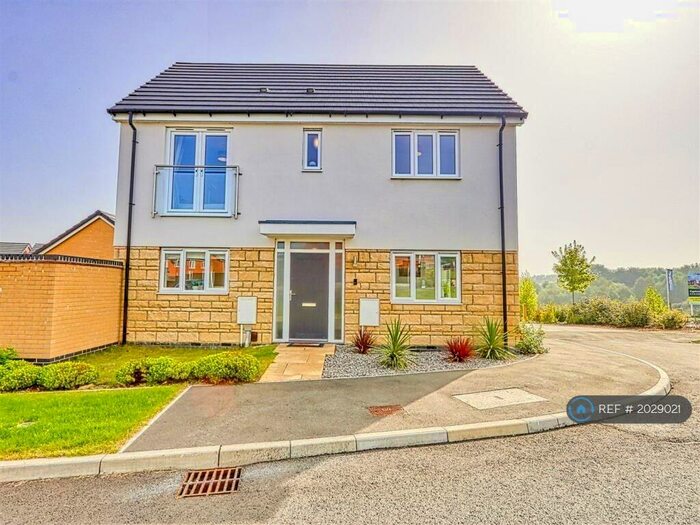 3 Bedroom Detached House To Rent In Swanwick Way, Chesterfield, S45