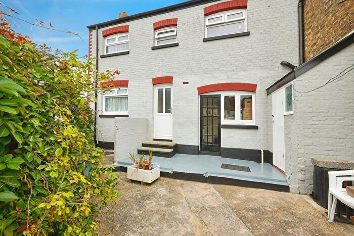 4 Bedroom End Of Terrace House For Sale In St. Lukes Road, Ramsgate, Kent, CT11