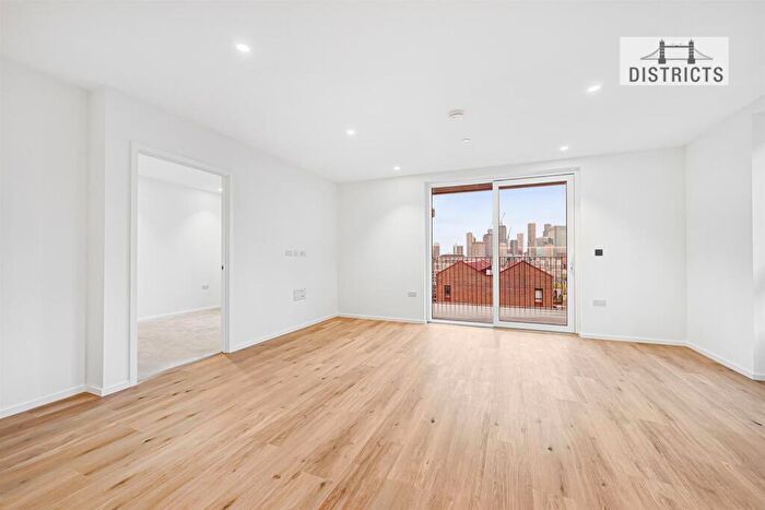 2 Bedroom Apartment For Sale In Heron Wharf, Hemlock Street, E14