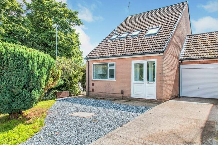 3 Bedroom Link Detached House To Rent In Woodcross Fold, Morley, Leeds, LS27