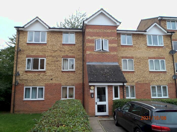 1 Bedroom Flat To Rent In Prestatyn Close, Stevenage, SG1