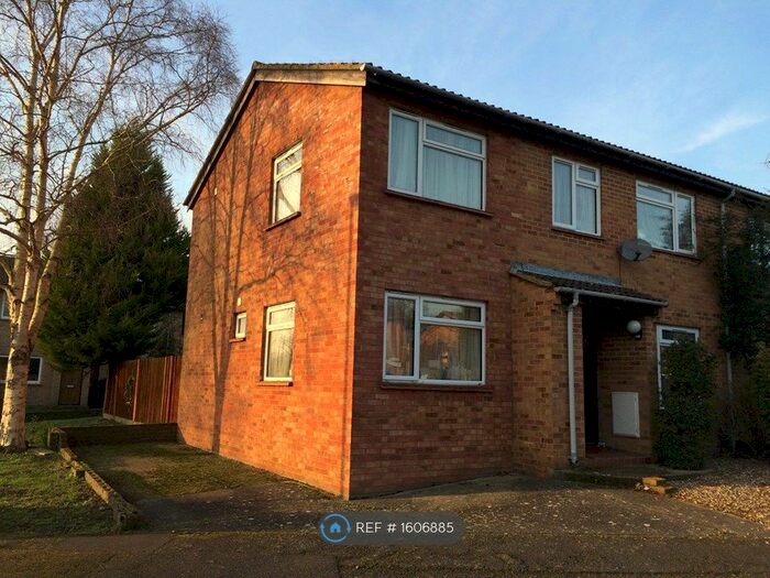 5 Bedroom Semi-Detached House To Rent In Larksfield, Englefield Green, Egham, TW20