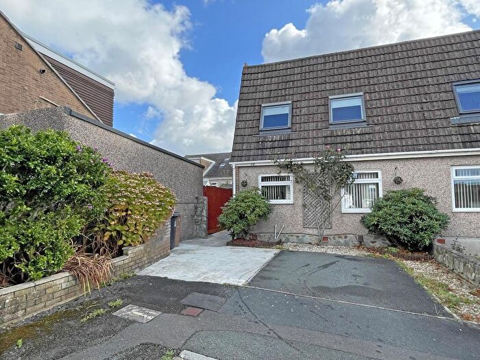 3 Bedroom Semi-Detached House For Sale In Rheola Gardens, Thornbury, Plymouth, PL6