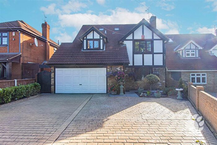 5 Bedroom Detached House For Sale In Pound Lane North, Noak Bridge, SS15