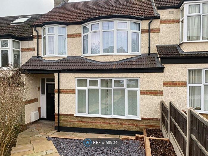 3 Bedroom Terraced House To Rent In Ridgeway Avenue, East Barnet, EN4