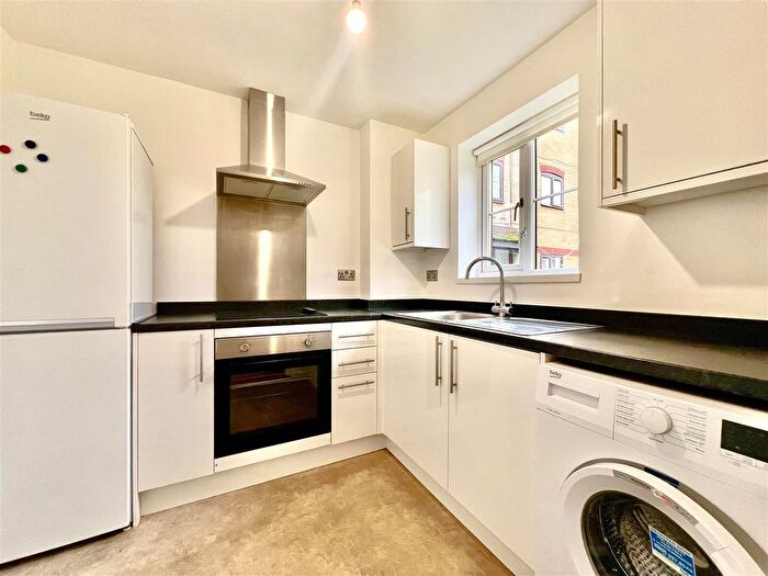 Studio To Rent In Kilberry Close, Isleworth, TW7