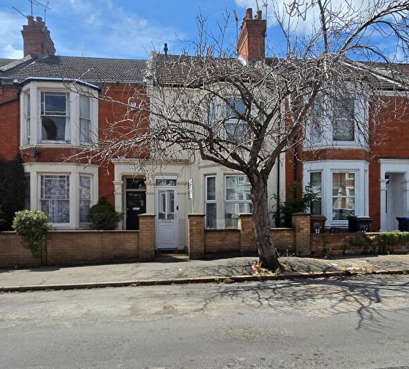 4 Bedroom Terraced House For Sale In Adams Avenue, Abington, NN1