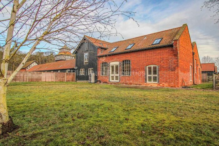 4 Bedroom Semi-Detached House To Rent In Manor Cottages, Herringswell, IP28