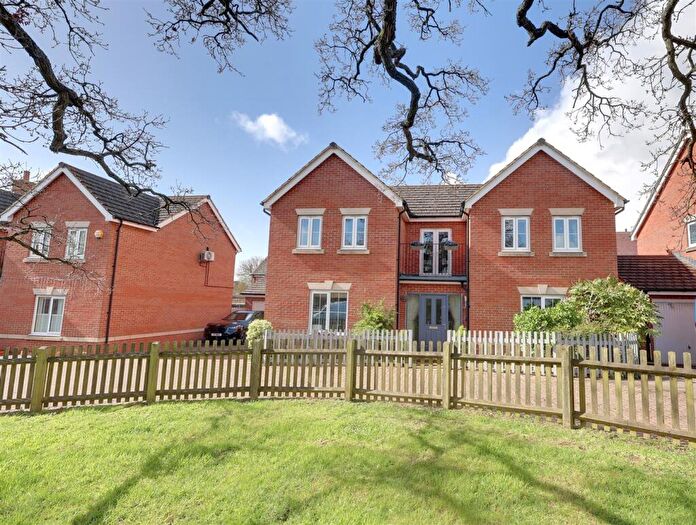 4 Bedroom Detached House For Sale In Meek Road, Newent, GL18