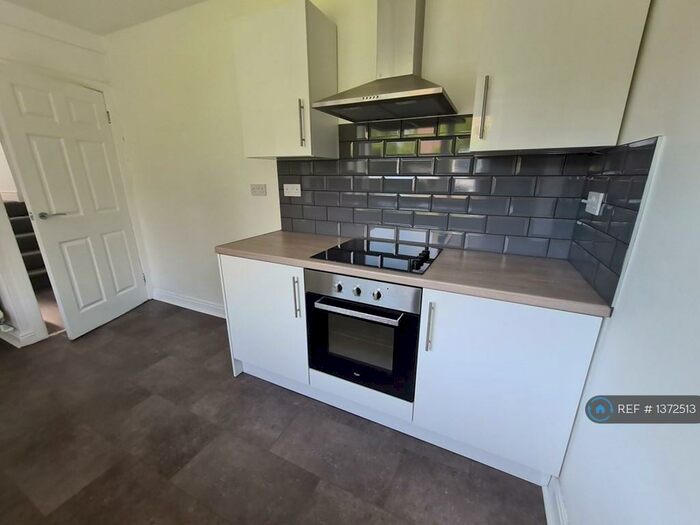 3 Bedroom Semi-Detached House To Rent In Culfor Road, Loughor, Swansea, SA4