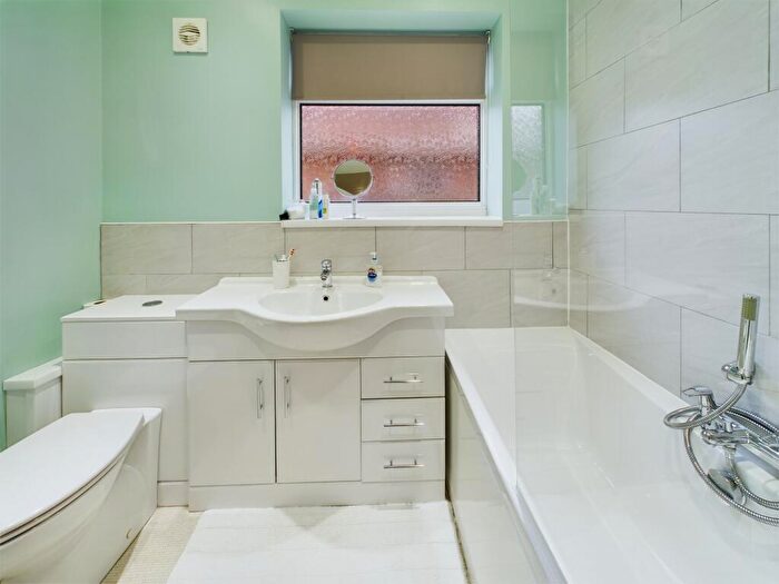 2 Bedroom Detached Bungalow For Sale In Lea Drive, Mickleover, DE3