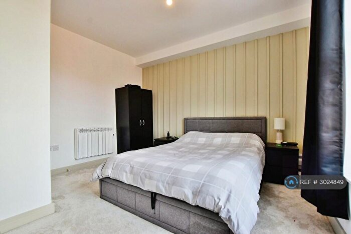 1 Bedroom Flat To Rent In Great King St, Macclesfield, SK11