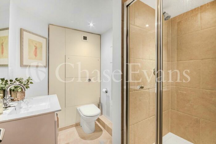 1 Bedroom Flat For Sale In Port East Apartments, Hertsmere Road, Canary Wharf, London, E14