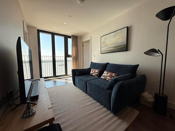 2 Bedroom Flat To Rent In Aquitania, Triskelion Way, Liverpool, L3