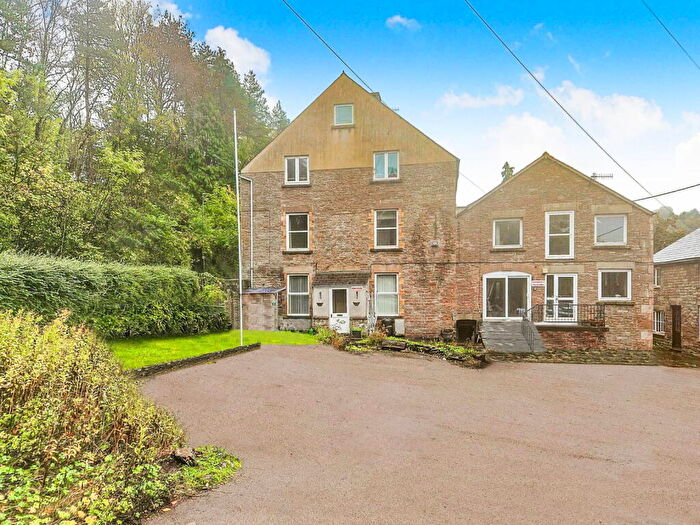 6 Bedroom House For Sale In Moorfield Avenue, Blakeney, GL15