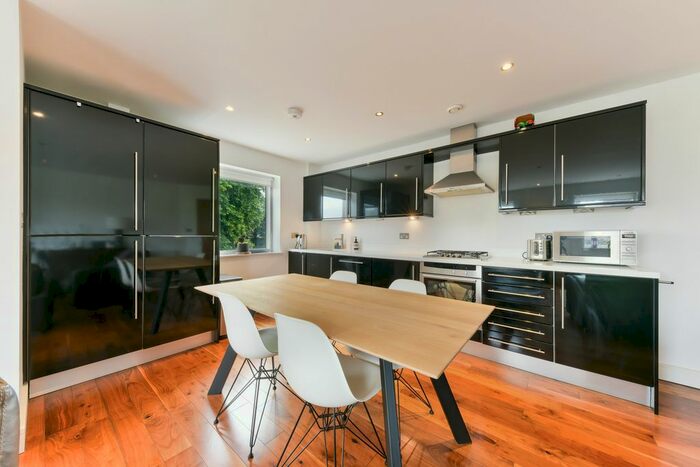 2 Bedroom Flat To Rent In Haydons Road, London, SW19