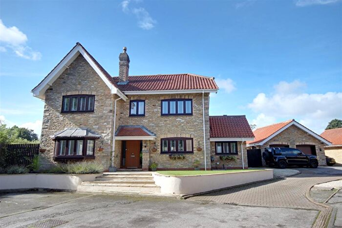 4 Bedroom Detached House For Sale In Granary Court, Dale Road, Elloughton, Brough, HU15