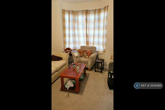 3 Bedroom Terraced House To Rent In Mayfield Avenue, Hull, HU3