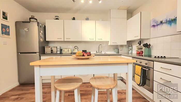 1 Bedroom Flat For Sale In Grovelands Road, London, N15