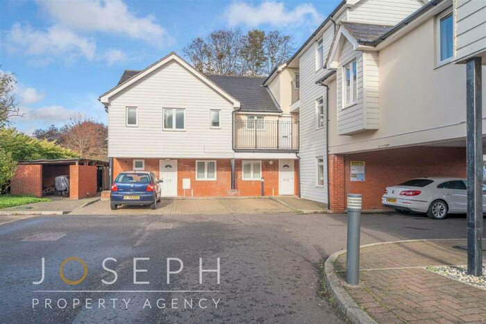 2 Bedroom Apartment To Rent In Lime Tree Place, Ipswich, IP1