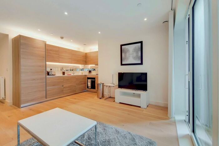 Studio To Rent In Biring House, Woolwich, London, SE18