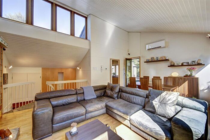 2 Bedroom House To Rent In Mansion Gardens, Hampstead, NW3