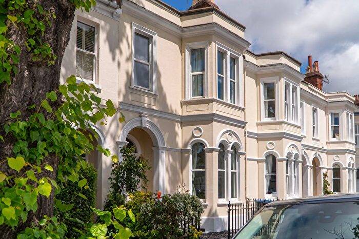 5 Bedroom Terraced House For Sale In Clarendon Avenue, Leamington Spa, CV32