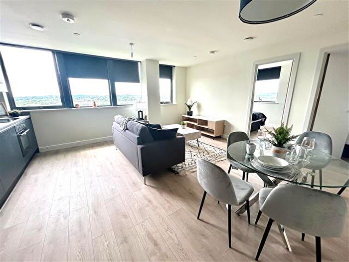 2 Bedroom Apartment To Rent In Birmingham Road, West Bromwich, B70