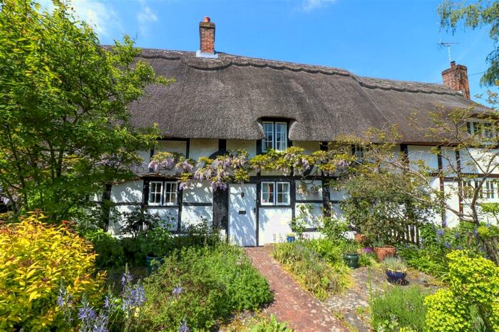 2 Bedroom Cottage For Sale In Easton, Winchester, SO21