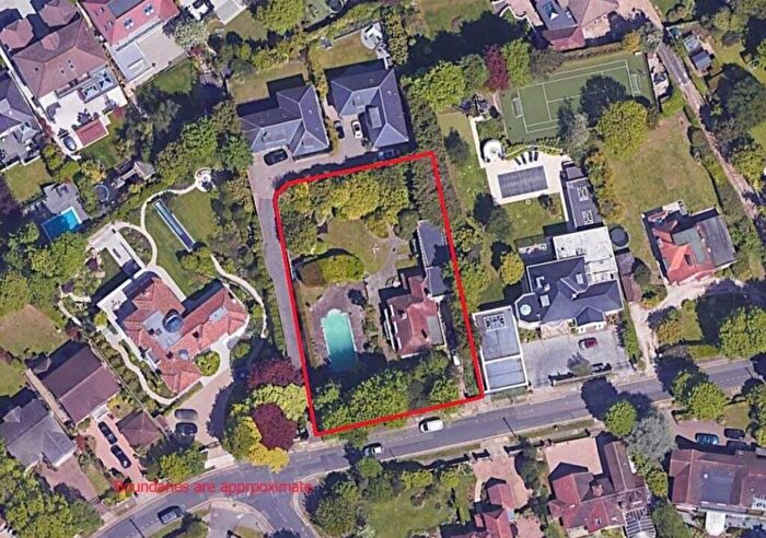 5 Bedroom Detached House For Sale In Tongdean Road, Hove, BN3