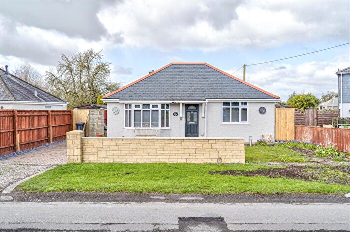 3 Bedroom Bungalow For Sale In Draycott Road, Chiseldon, Swindon, Wiltshire, SN4