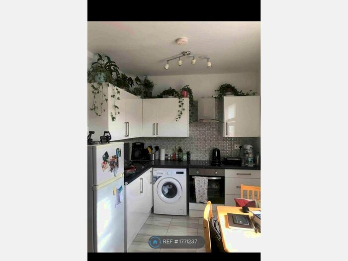 1 Bedroom Flat To Rent In Hornsey Road, London, N19