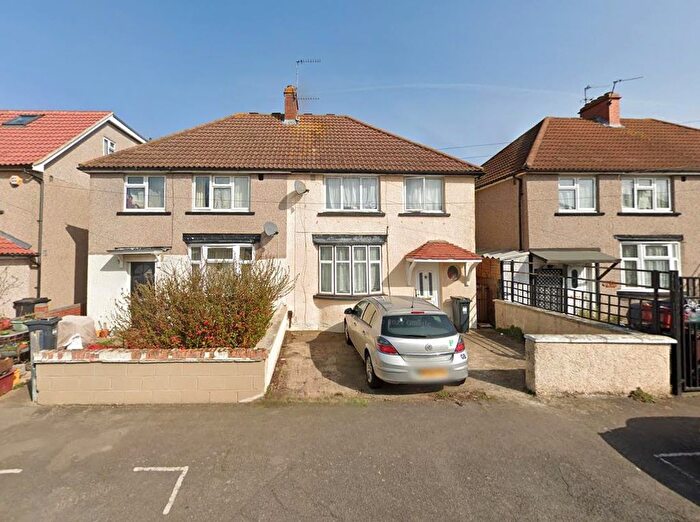 4 Bedroom Terraced House To Rent In Vernon Road, Feltham, TW13