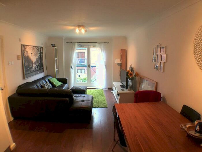 2 Bedroom Apartment To Rent In Langtons Wharf, Leeds City Centre, LS2