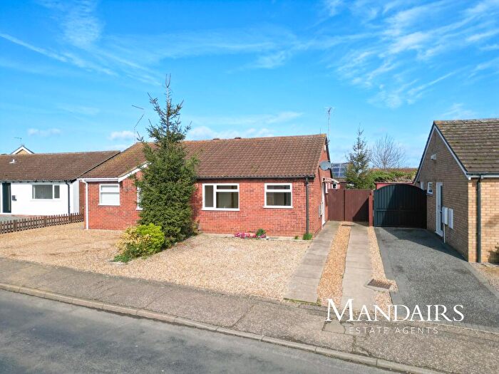 2 Bedroom Semi-Detached Bungalow For Sale In Coneygree Road, Stanground, Peterborough, PE2