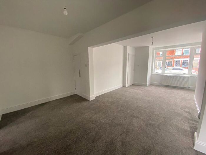 3 Bedroom Terraced House For Sale In Westfield Road, Hull, HU4