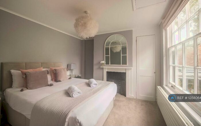 4 Bedroom Terraced House To Rent In New Street, Henley-On-Thames, RG9