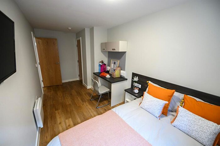 2 Bedroom Apartment To Rent In Bedroom Apartment In Queen Street, Sheffield, S1